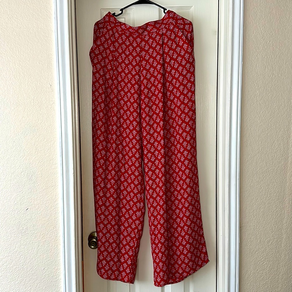 Flowy, light weight, wide legged size M pants